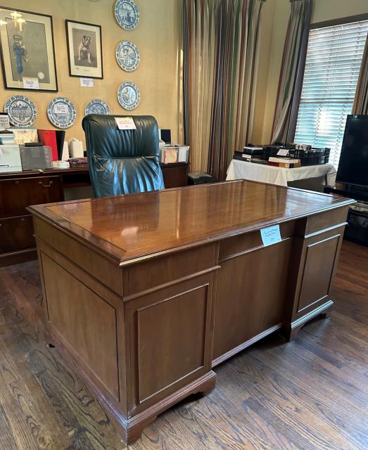 Jeff Hamlin Estate Sales Photo Gallery
